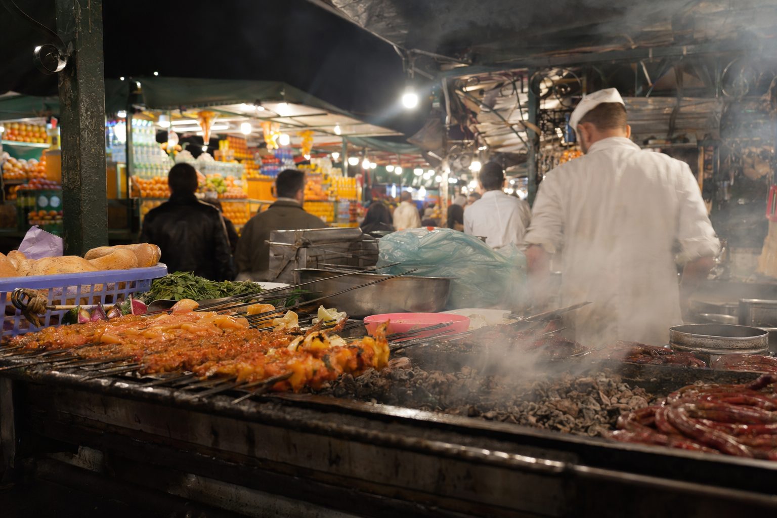 Manger dans la rue à Marrakech